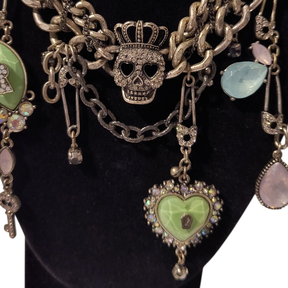 Betsey Johnson Royal Skull Statement Necklace - Picture 2 of 7